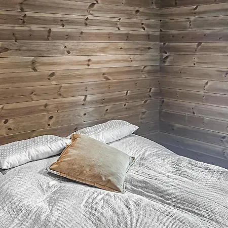 3 Bedroom Cozy In Holiday home